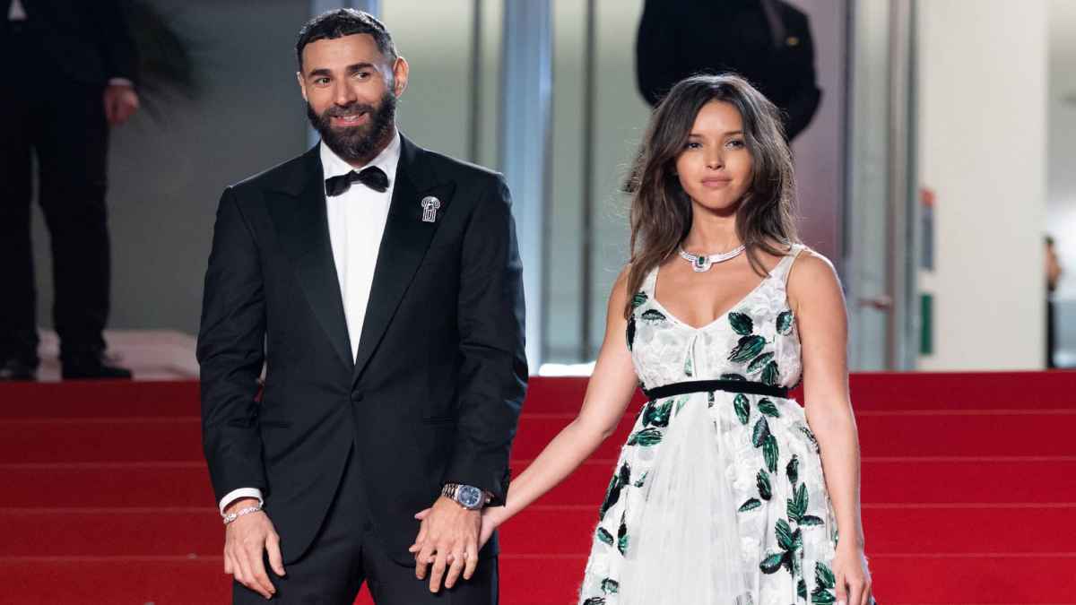 لينا خضري.. من هي الجزائرية التي أثارت جدلاً بعد ظهورها مع بنزيما؟