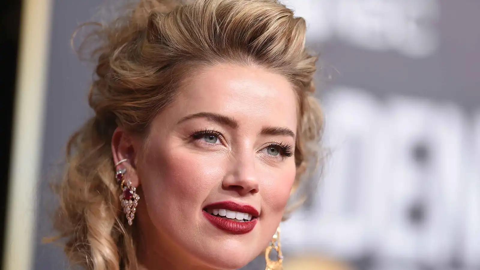 بعيدًا عن هوليوود.. كيف تعيش آمبر هيرد حياتها في إسبانيا؟ (صور)