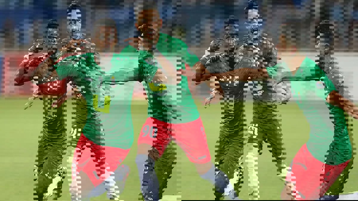 الوحدات يتوج بكأس السوبر الأردني على حساب الفيصلي 