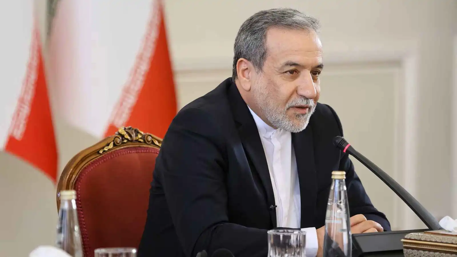 بعد تهديدات ترامب.. عراقجي يوجه رسالة لنظرائه في العالم