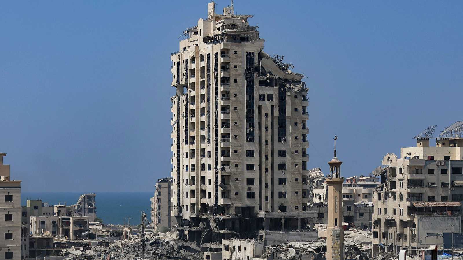 كاتس يريد هدمها.. الجيش الإسرائيلي لن يتوقف عن استهداف الأبراج في غزة