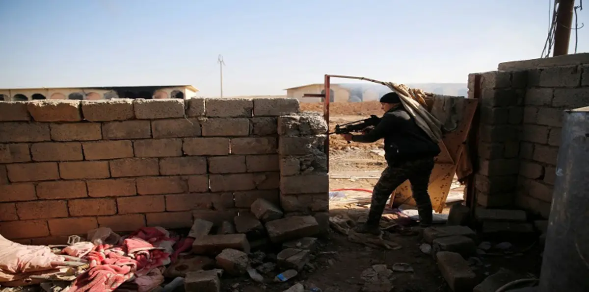 القوات العراقية تواجه مقاومة شرسة من داعش في جنوب الموصل