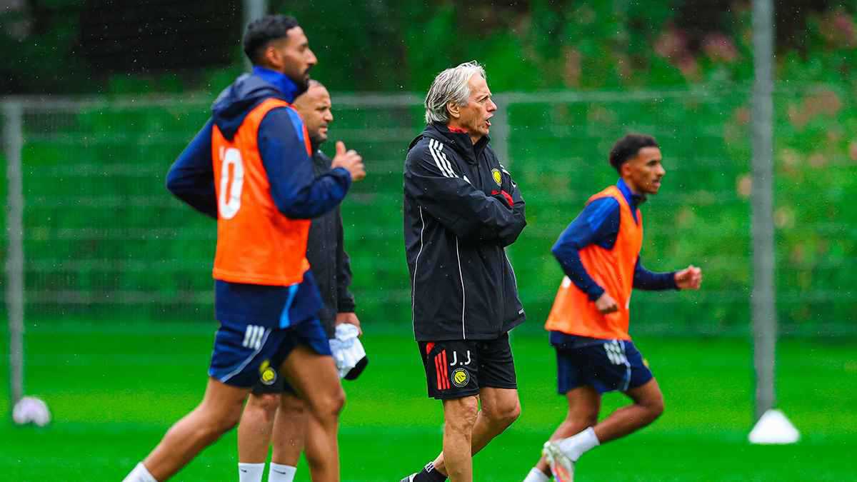 بينهم مفاجأة فترة الإعداد.. جيسوس يستبعد 4 نجوم من قائمة النصر في السوبر