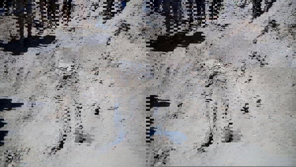 العراق.. العثور على مقبرتين جماعيتين تضمان رفات 50 شخصًا