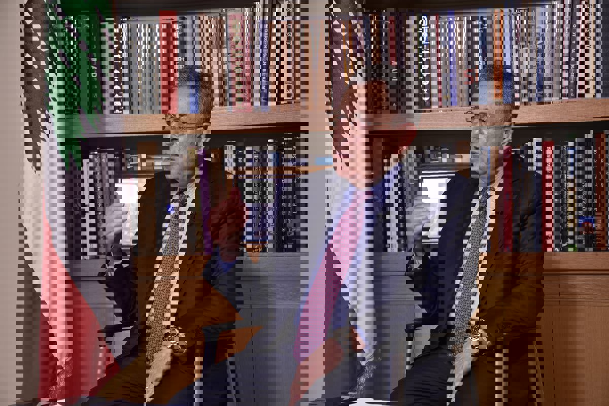 فؤاد السنيورة لـ"إرم نيوز": عودة الحريري مطلوبة وقوى تتلاعب بمصير لبنان