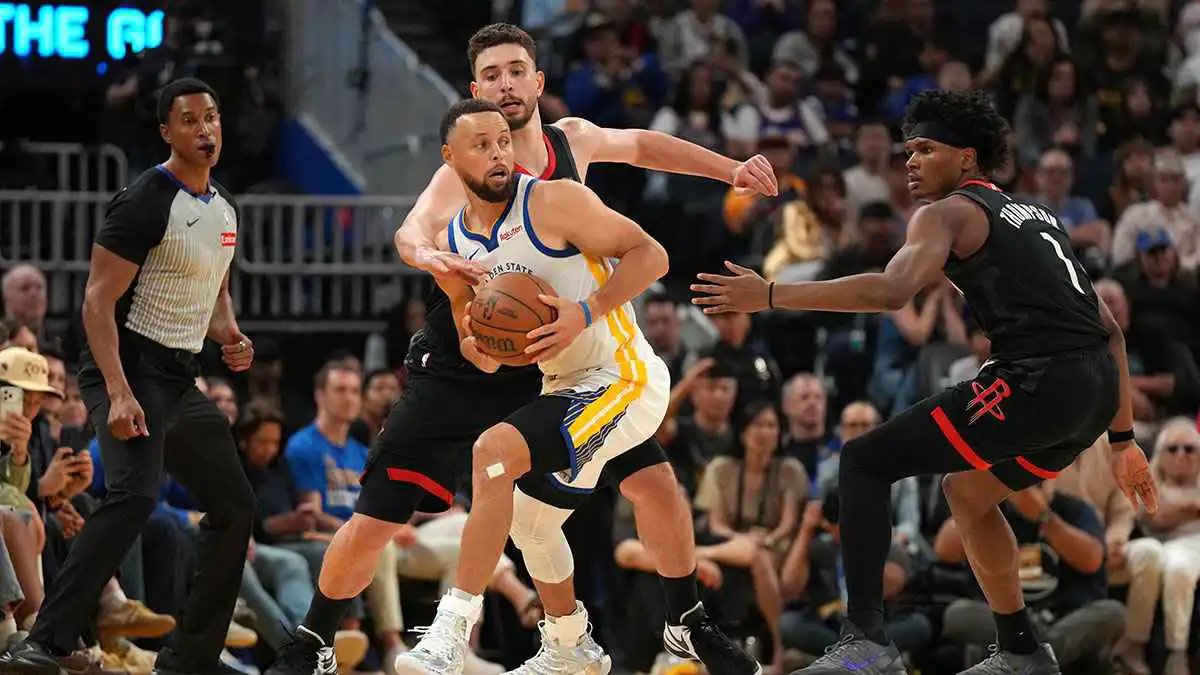 NBA.. روكتس يتغلب على وريورز ويفسد عودة ستيفن كري