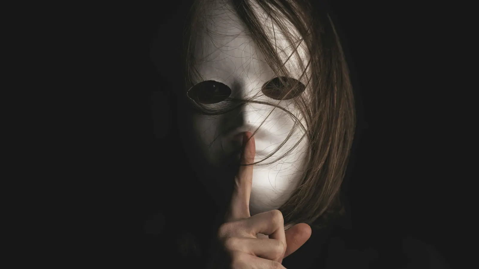 ادعت فقدان النطق 16 عاماً للحصول على إعانات.. وهذه النتيجة