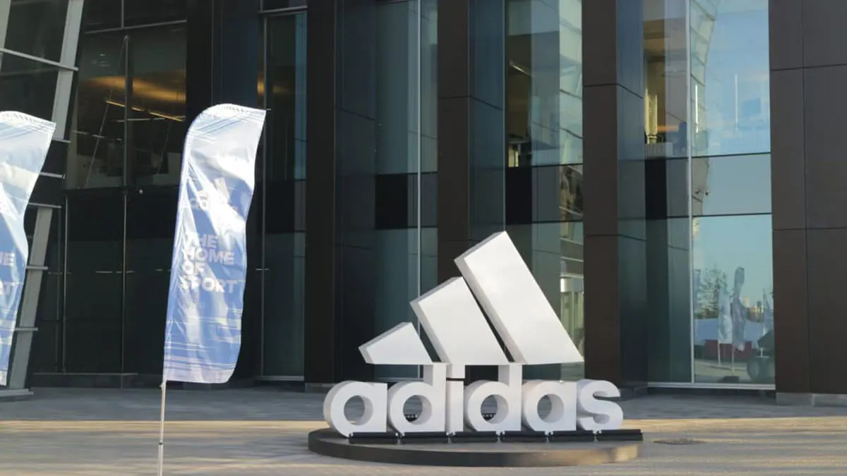 رسميًا.. "أديداس" تتخلى عن "ريبوك" مقابل 2.5 مليار دولار