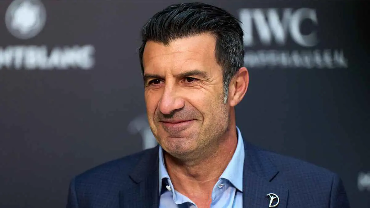 خائن.. جماهير برشلونة تصدم أسطورة ريال مدريد (فيديو)