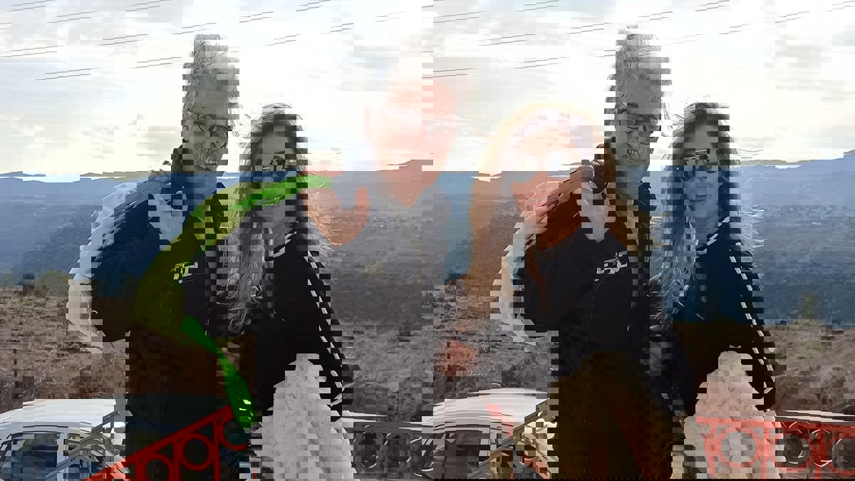 عباس النوري يثير الجدل بتصريح حول زوجته