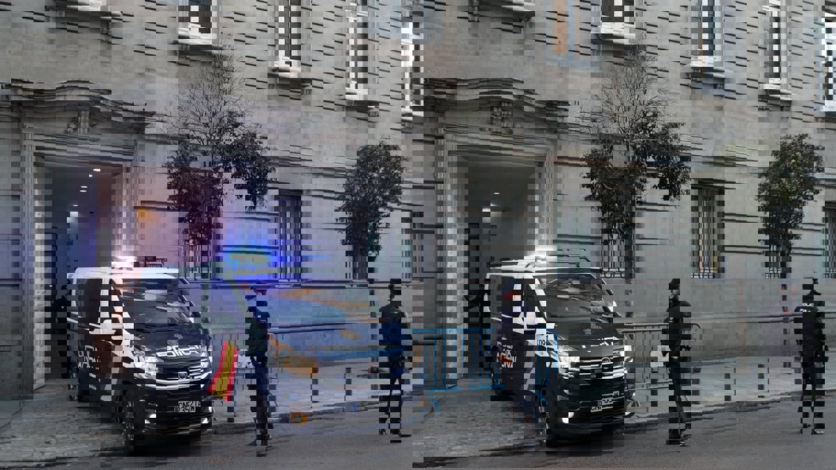 تقرير: السلطات الإسبانية تفكك شبكة مختصة في تهريب الهيروين