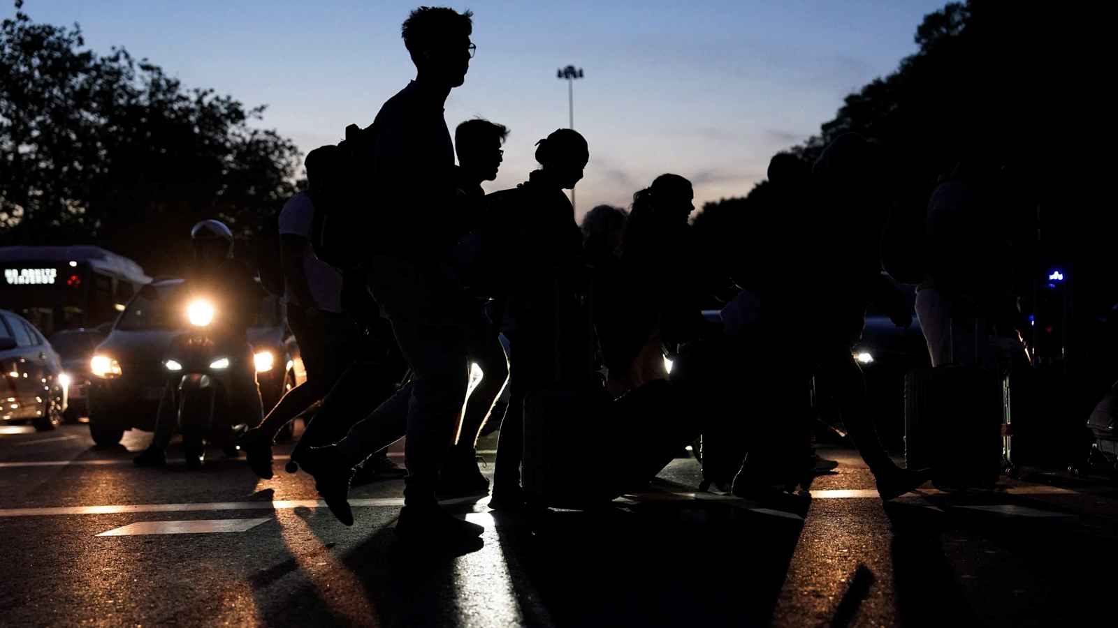 "الليلة الظلماء".. هل أطفأت "يد خفية" أنوار أوروبا؟ (صور)