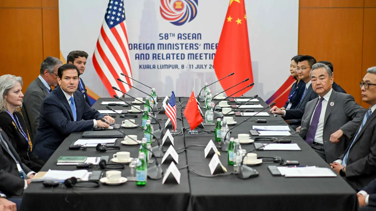 واشنطن وبكين تشيدان باللقاء "الإيجابي" بين روبيو ووانغ يي