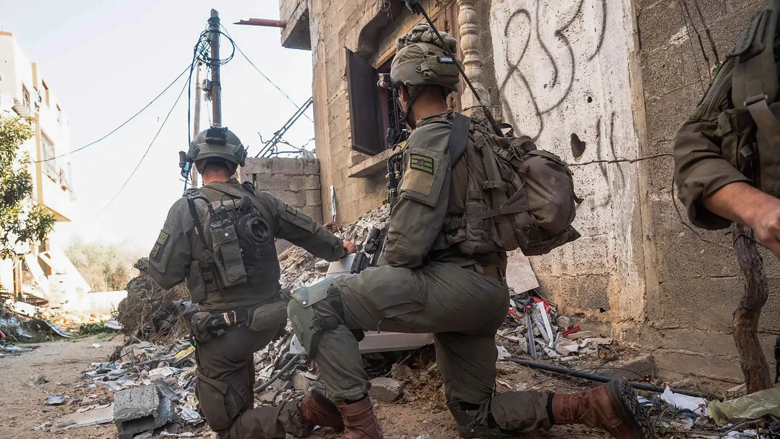 هل ينجح مخطط نتنياهو لفرض "حكومة عسكرية" في غزة؟