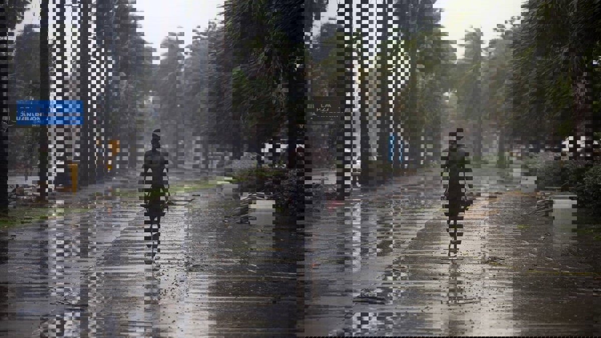 إعصار إساياس يضرب جزر الباهاما ويزحف نحو ولاية فلوريدا الأمريكية