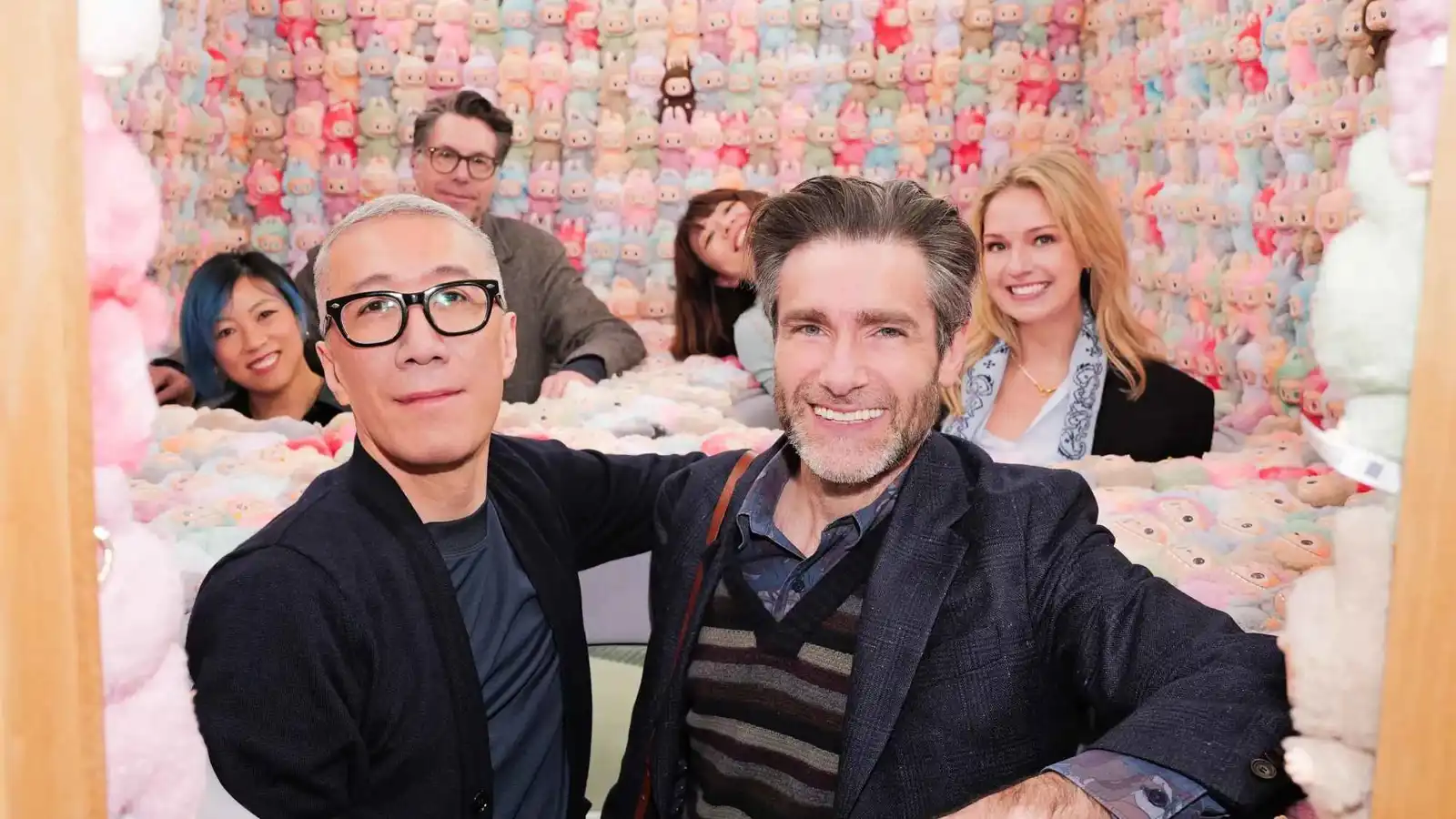 "لابوبو" تغزو هوليوود.. الابتسامة الغامضة تتحول إلى فيلم