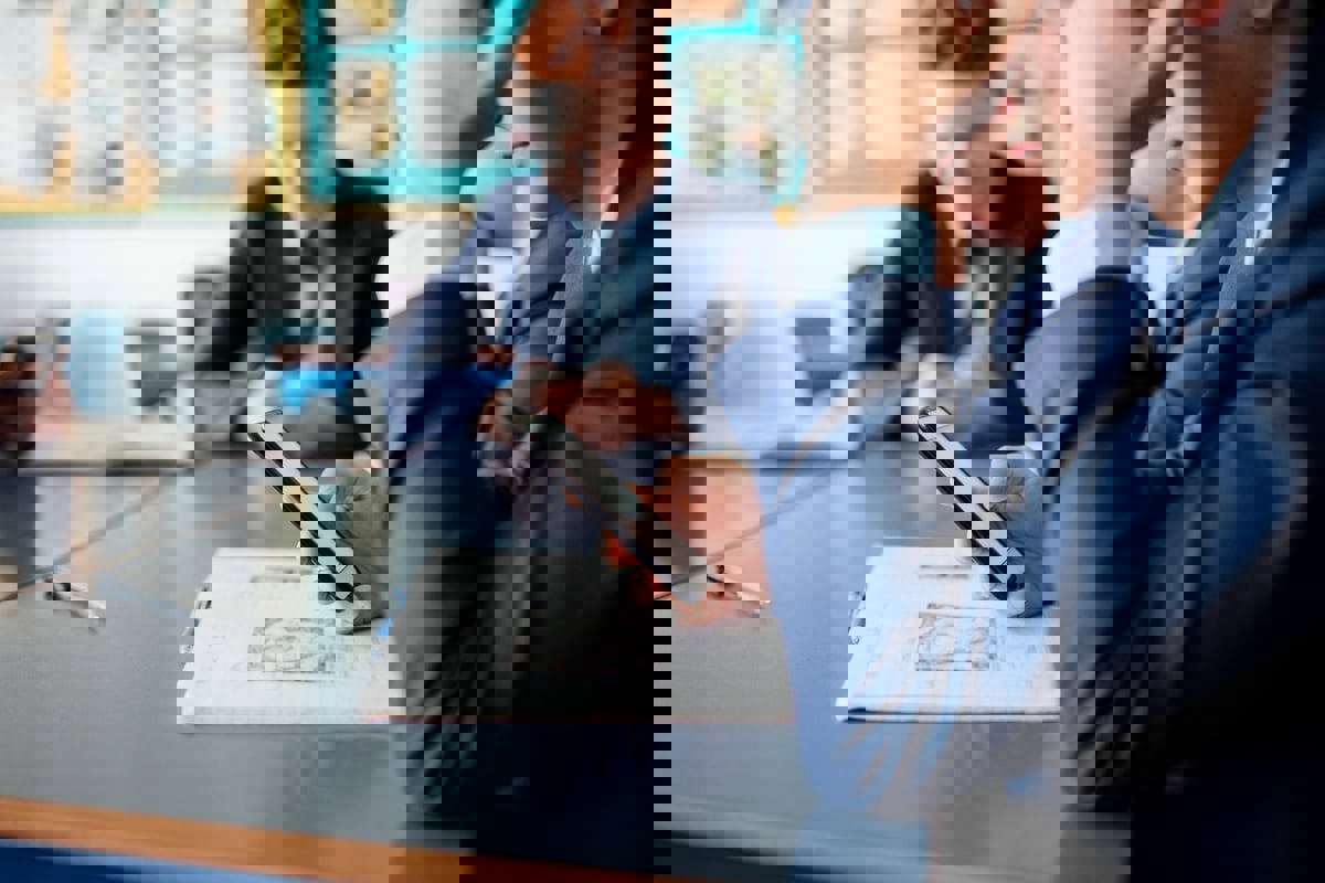 لوس أنجلوس تحظر استخدام الهواتف الذكية في المدارس