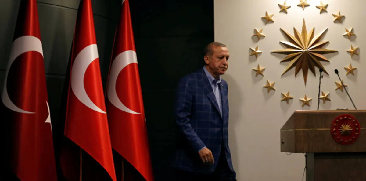 كاتب: الحرب الأهلية أو اغتيال أردوغان خياران لإزالة الاحتقان بتركيا