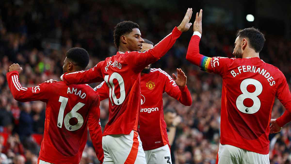 بعد ارتباطه بالدوري السعودي.. نجم مانشستر يونايتد يلمّح إلى مغادرة ناديه