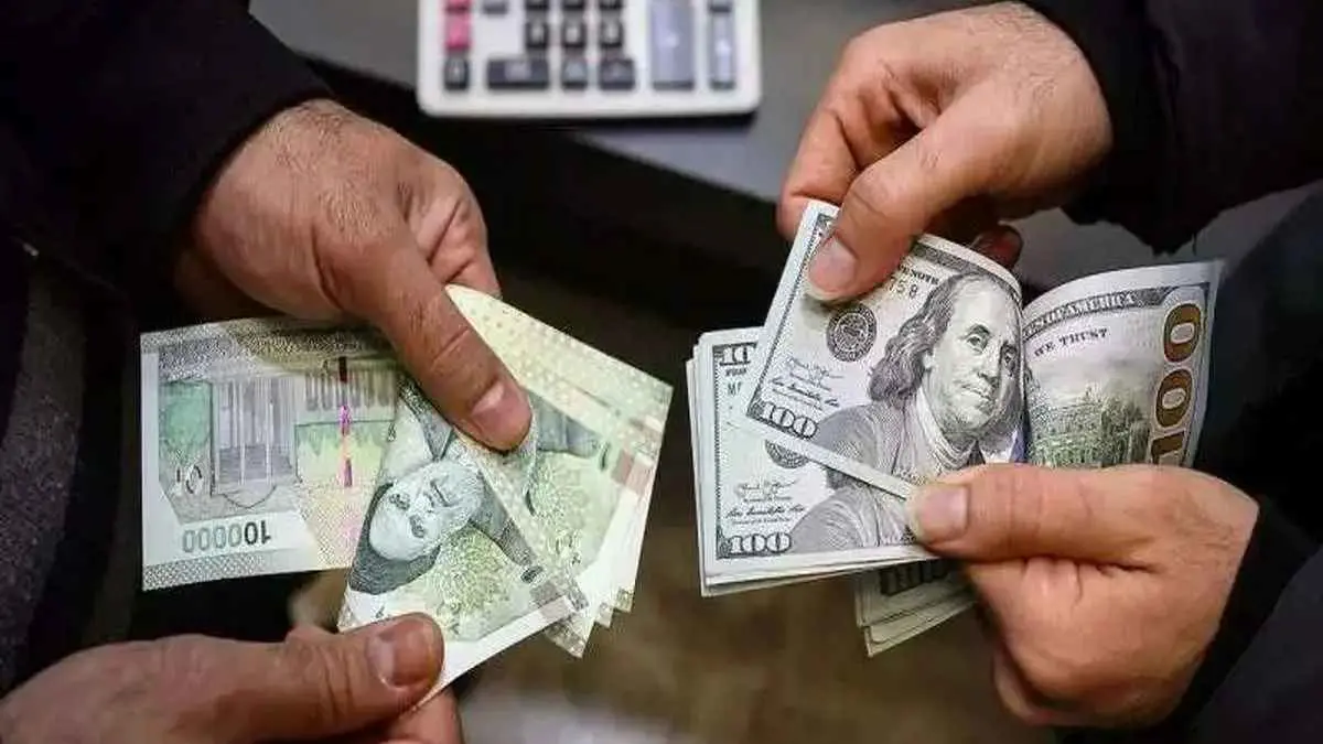 إيران.. انهيار تاريخي للعملة وسط تفاقم الأزمات الاقتصادية