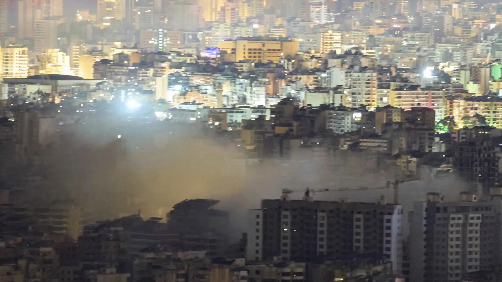 مقاتلات إسرائيلية تطلق 3 صواريخ على مبنى في ضاحية بيروت (فيديو)