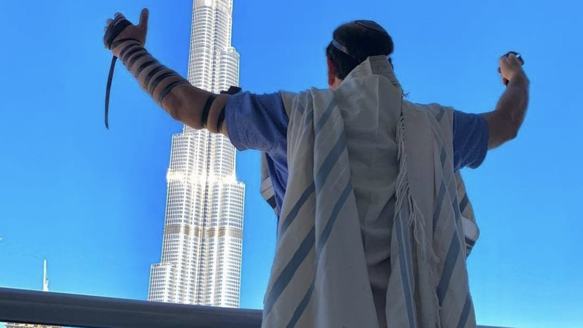 صحيفة عبرية: سياح إسرائيليون يسرقون أغراضا من غرف الفنادق بدبي