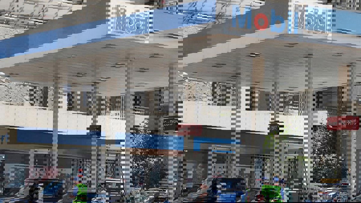 مصر ترفع أسعار البنزين وتثبت السولار