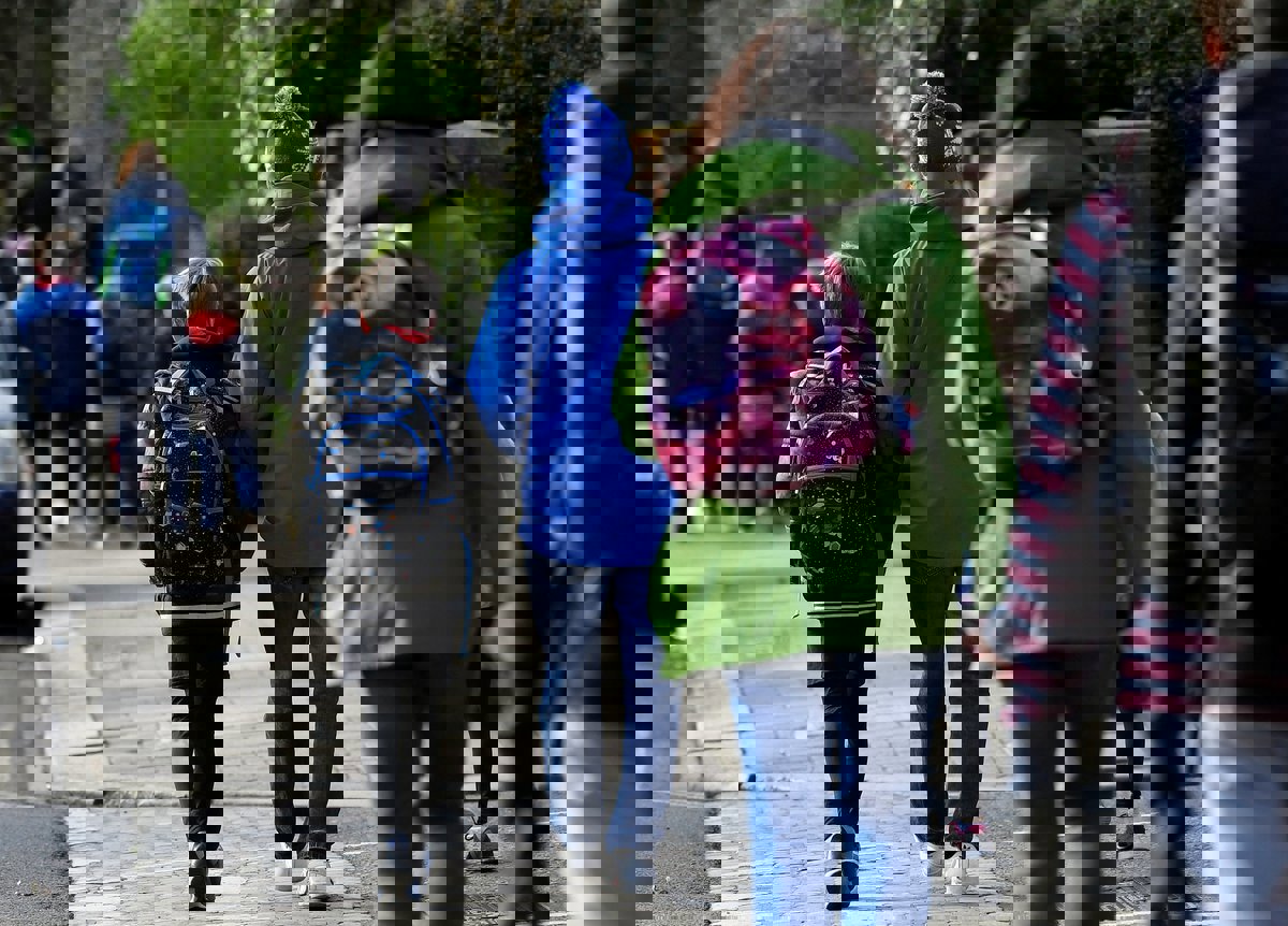 "الغارديان": أطفال بريطانيا يواجهون الفقر