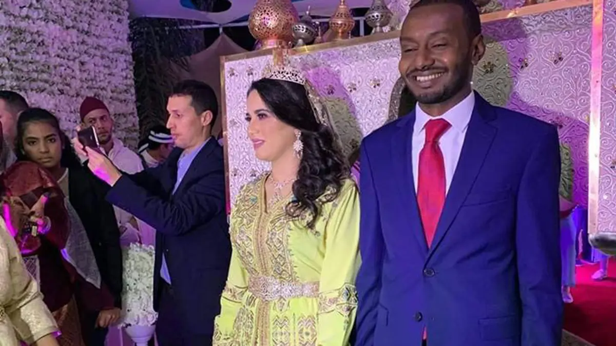 الصحفية المغربية هاجر الريسوني تحتفل بزفافها بحضور بنكيران (فيديو)