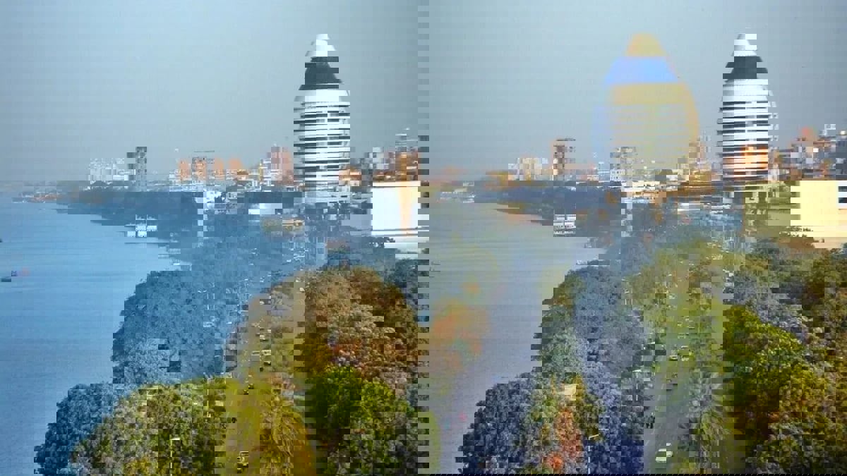 بعد هروب ابنته مع شاب مسيحي.. سوداني يعلن ترك الإسلام