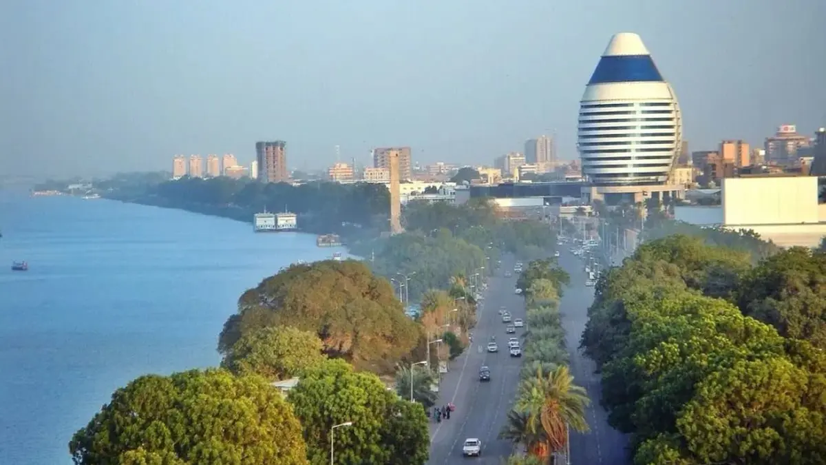 بعد هروب ابنته مع شاب مسيحي.. سوداني يعلن ترك الإسلام