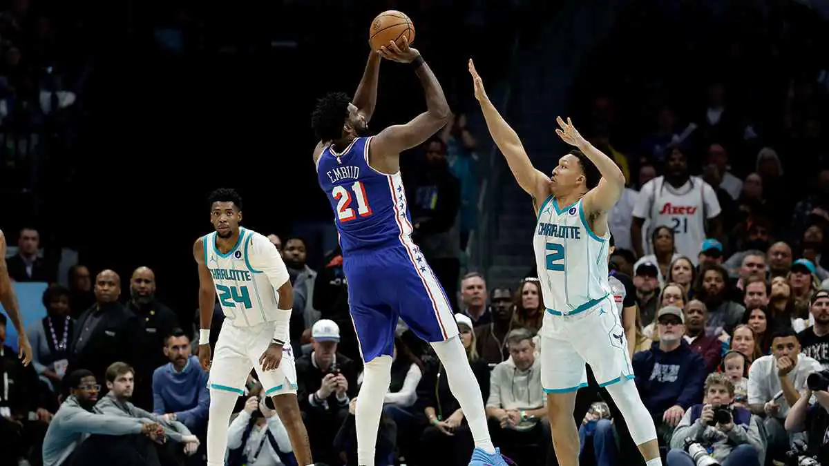 NBA.. سيكسرز يتغلب على مضيفه هورنتس في دوري السلة الأمريكي