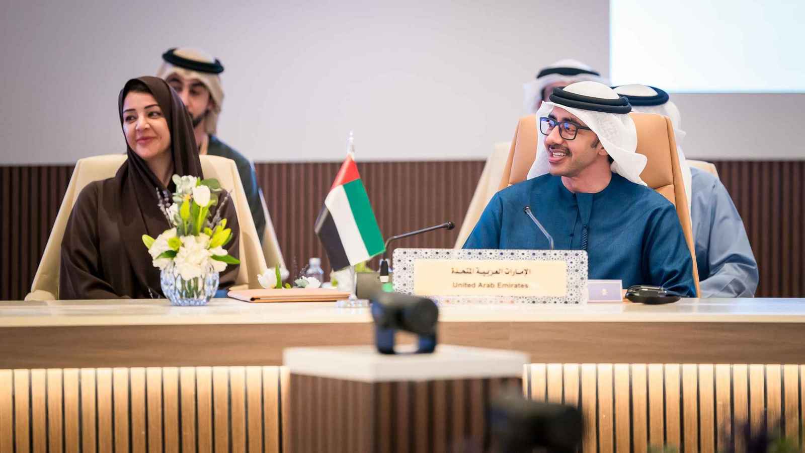 وزير خارجية الإمارات يؤكد على أهمية بناء سوريا آمنة لا إرهاب ولا إقصاء فيها