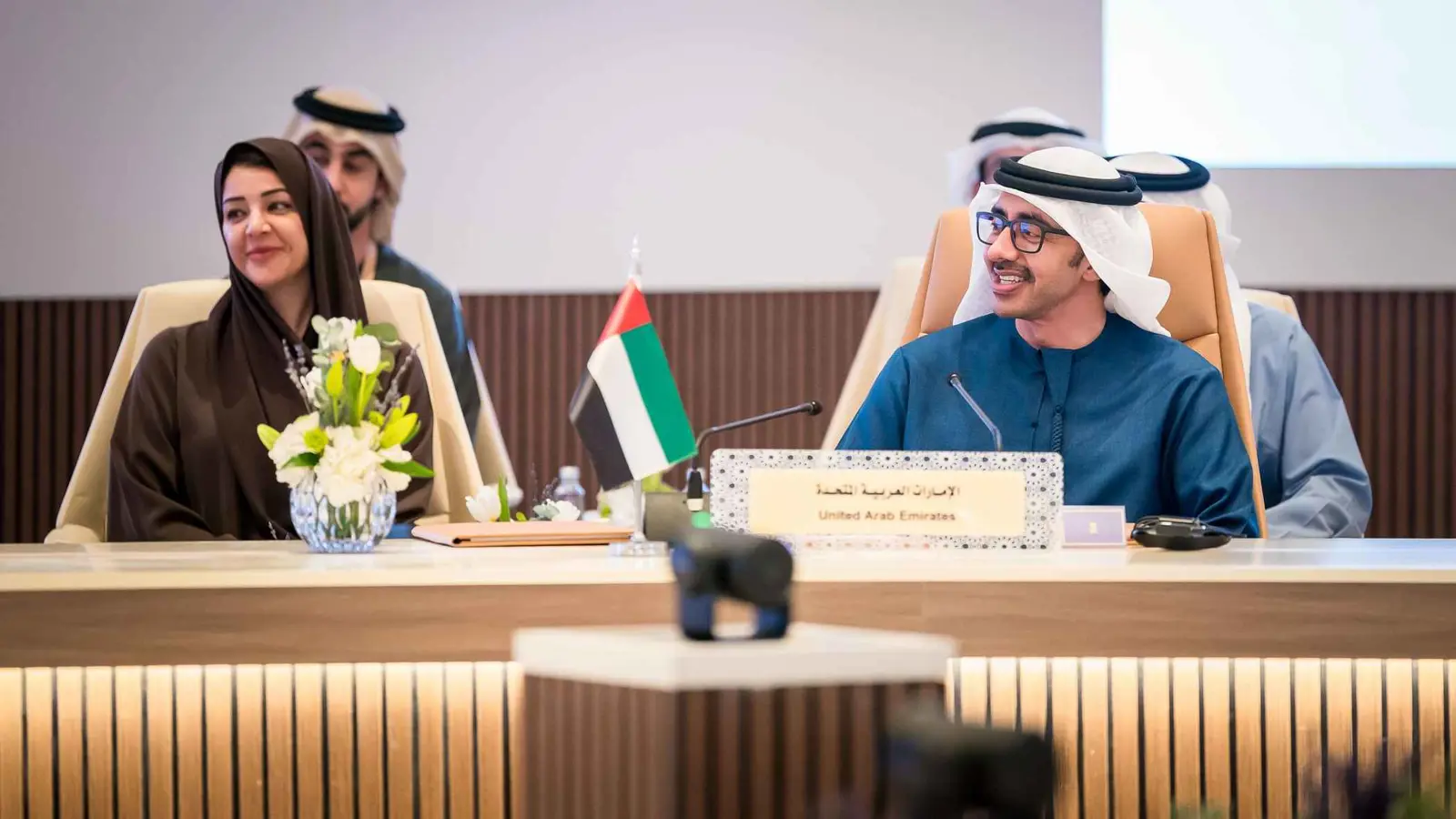 وزير خارجية الإمارات يؤكد على أهمية بناء سوريا آمنة لا إرهاب ولا إقصاء فيها