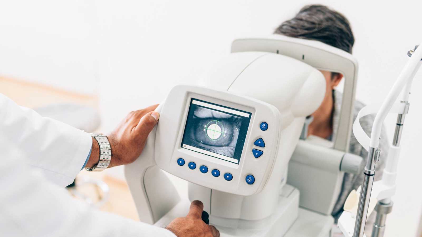 هل تؤثر النوبات القلبية على شبكية العين؟