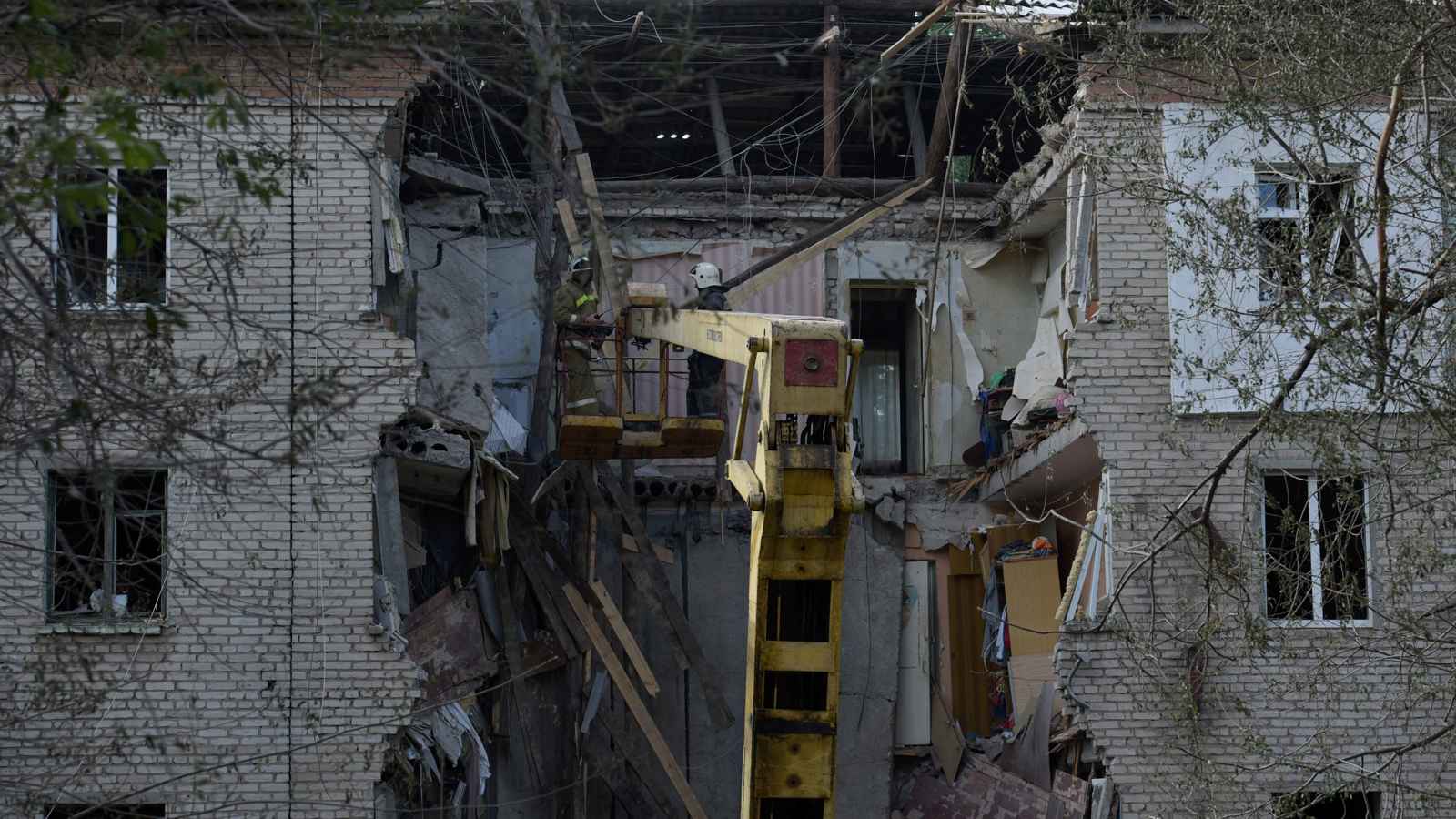 أوكرانيا تعلن إسقاط 24 مسيرة وقصف مستودع وقود روسي