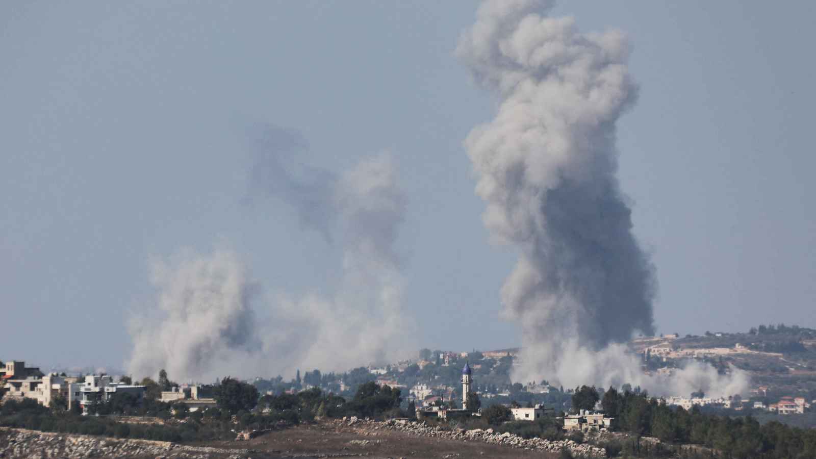 قتلى وجرحى في غارات إسرائيلية على جنوب لبنان (فيديو)