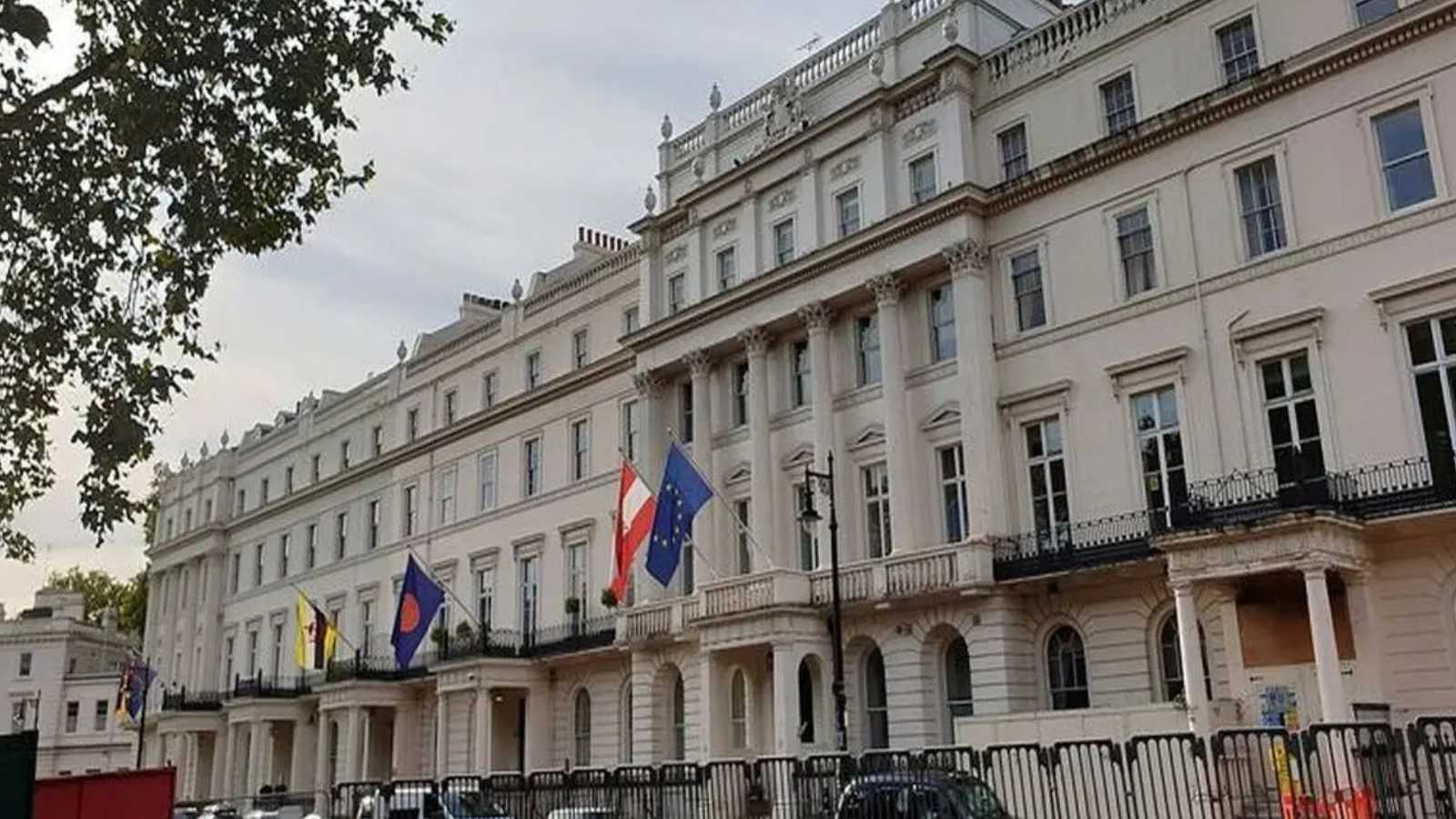 سفارة النمسا في طهران تعلق خدماتها القنصلية