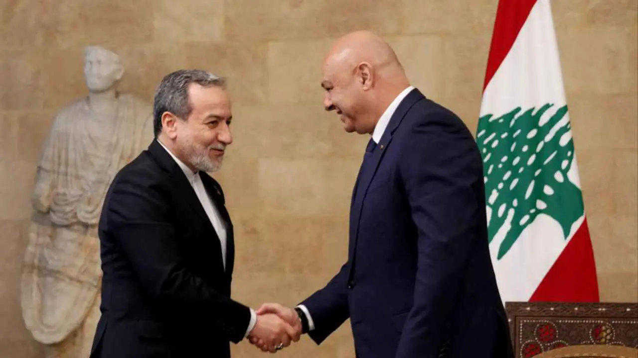 إيران تعلن استعدادها للمساهمة في إعادة إعمار لبنان