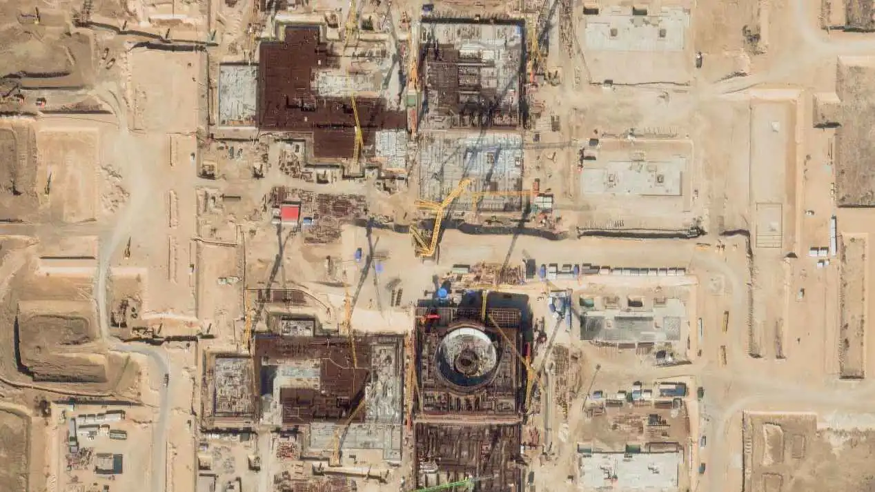 روسيا تجلي دفعة جديدة من رعاياها في "بوشهر" النووية الإيرانية