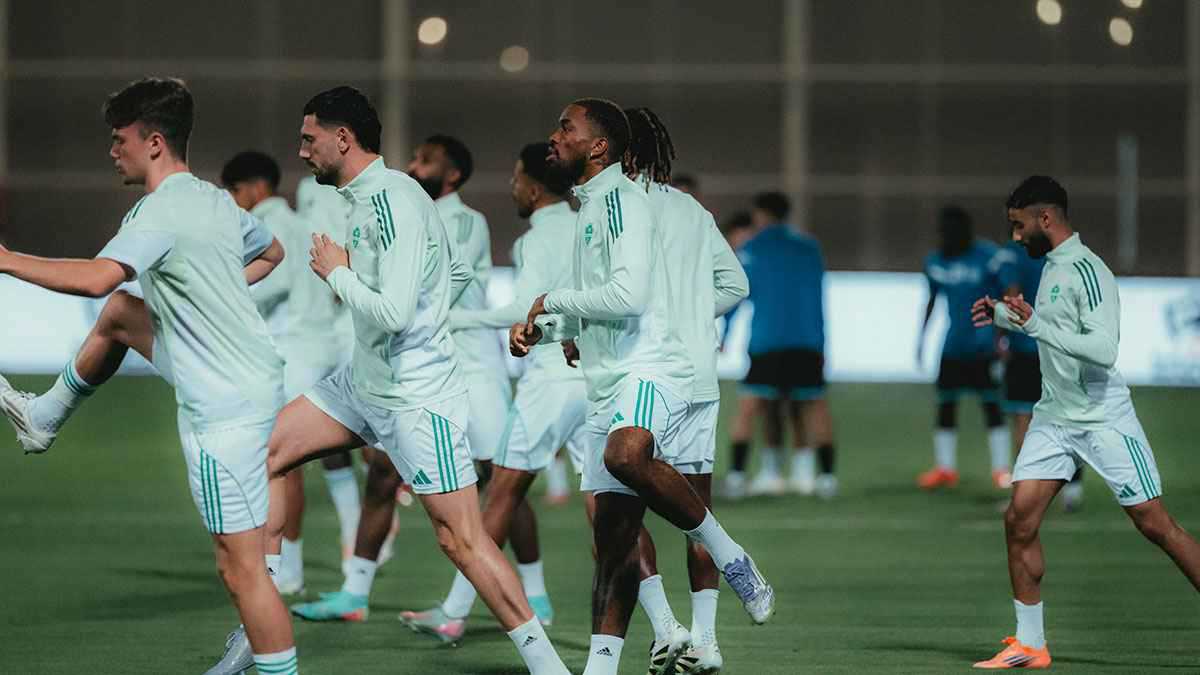 نادٍ جديد ينضم لسباق التعاقد مع نجم الأهلي السعودي