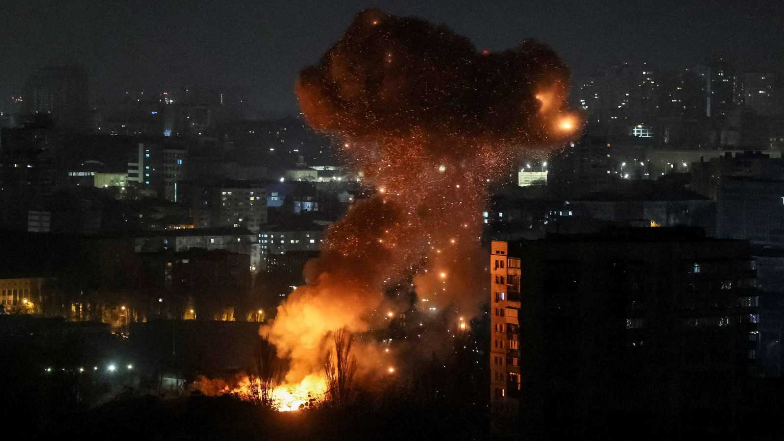 بعد هجمات روسية واسعة.. زيلينسكي يطالب حلفاء أوكرانيا بأنظمة دفاع جوي