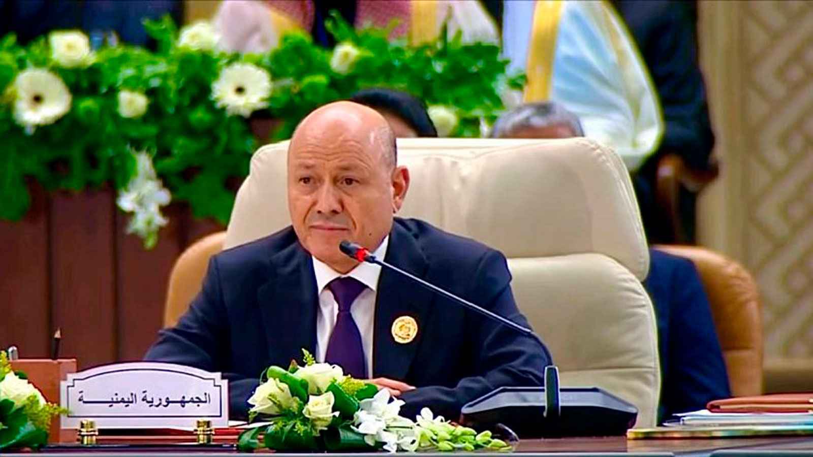 الحكومة اليمنية تكشف عن خطة إيران لتعويض خسائرها الإقليمية