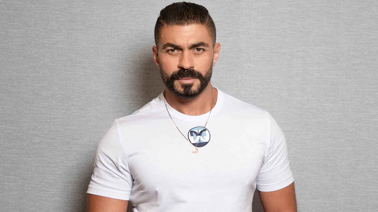 دون ياسمين عبدالعزيز.. صور لخالد سليم تثير جدلا وتشويقا