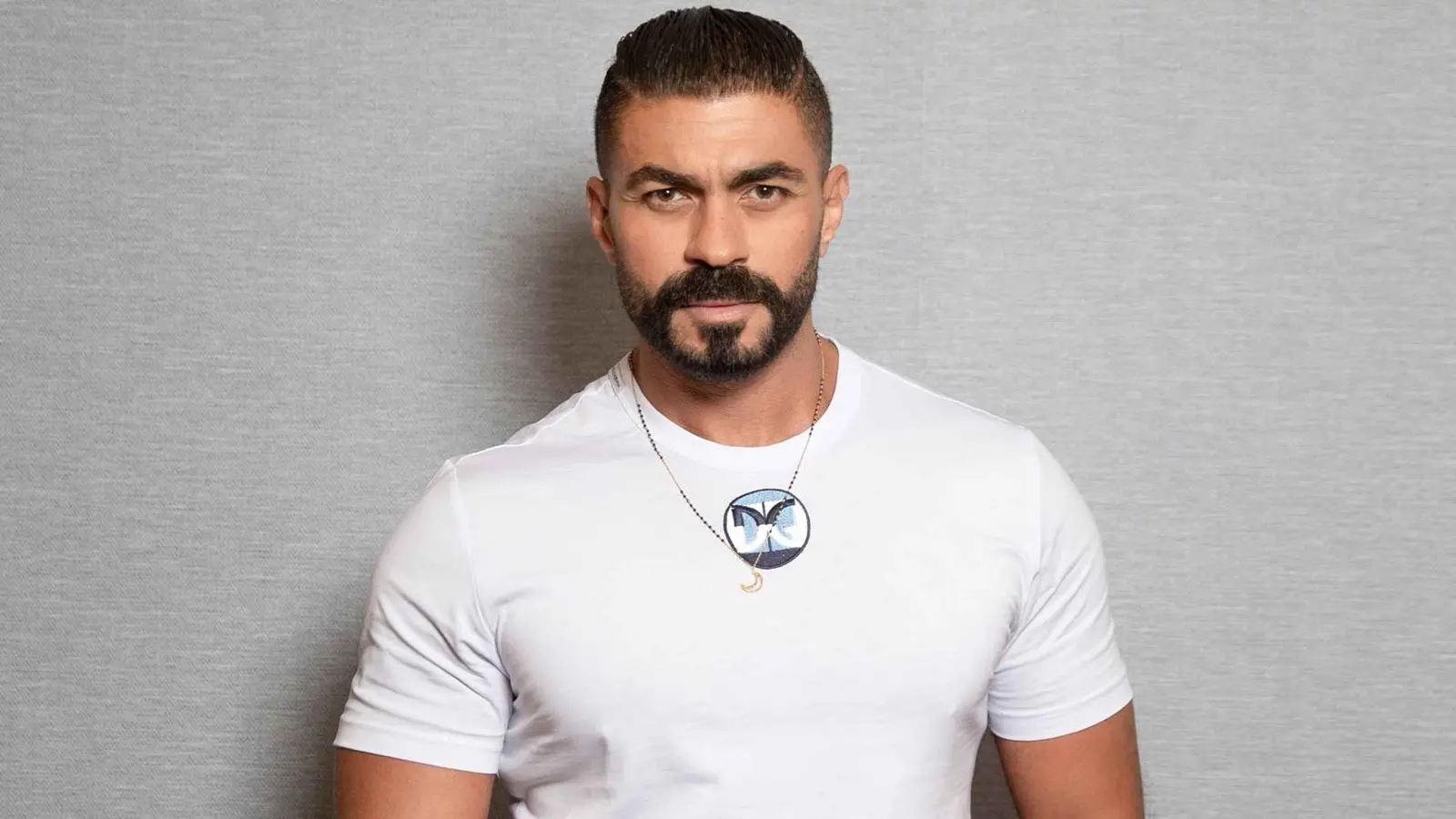 دون ياسمين عبدالعزيز.. صور لخالد سليم تثير جدلا وتشويقا