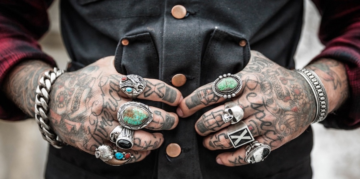 الحكومة الصينية تمنع الوشم على أجساد لاعبي كرة القدم