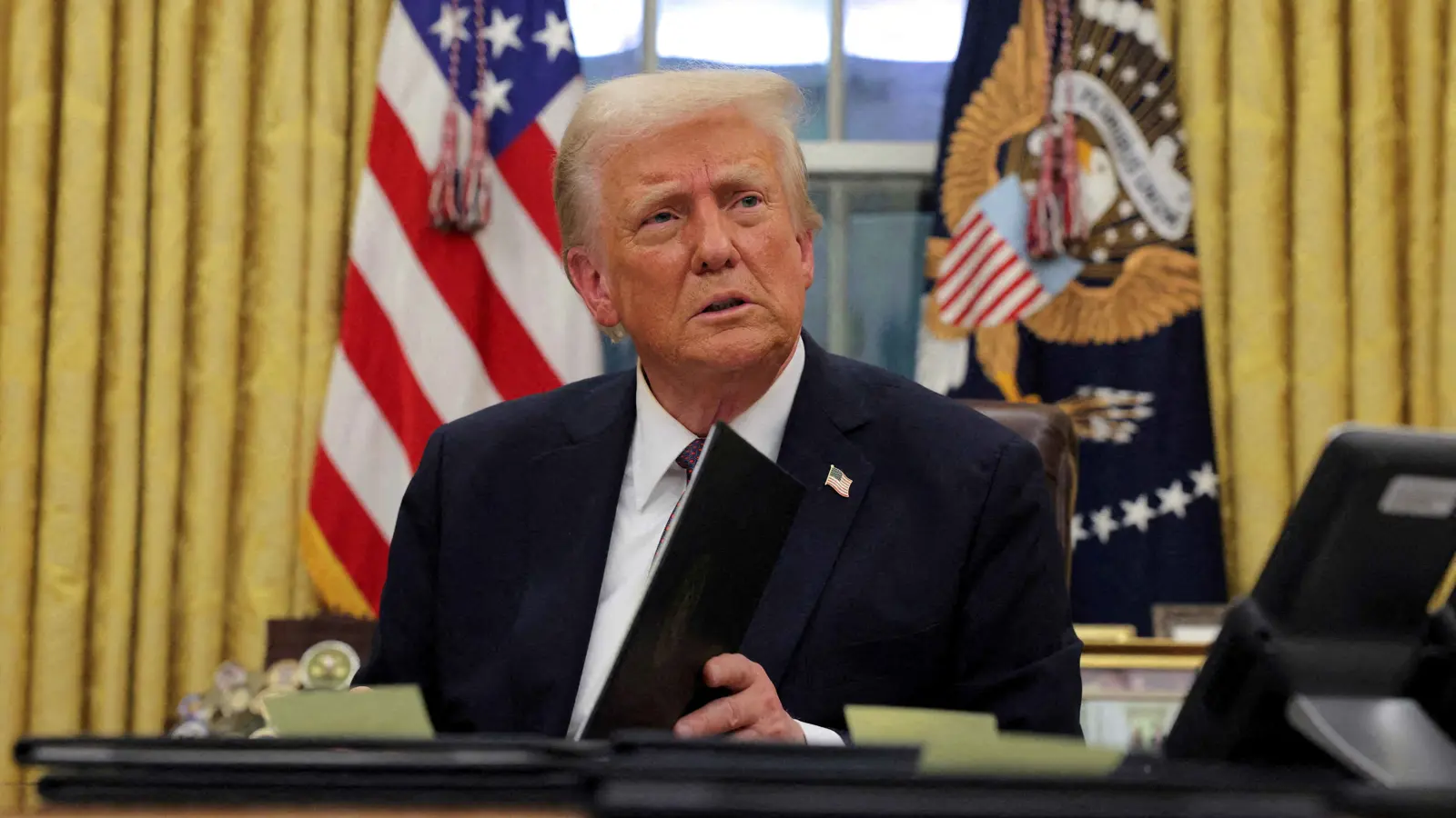 وسط تحذيرات من فوضى.. إدارة ترامب تدفع مليوني موظف نحو الاستقالة