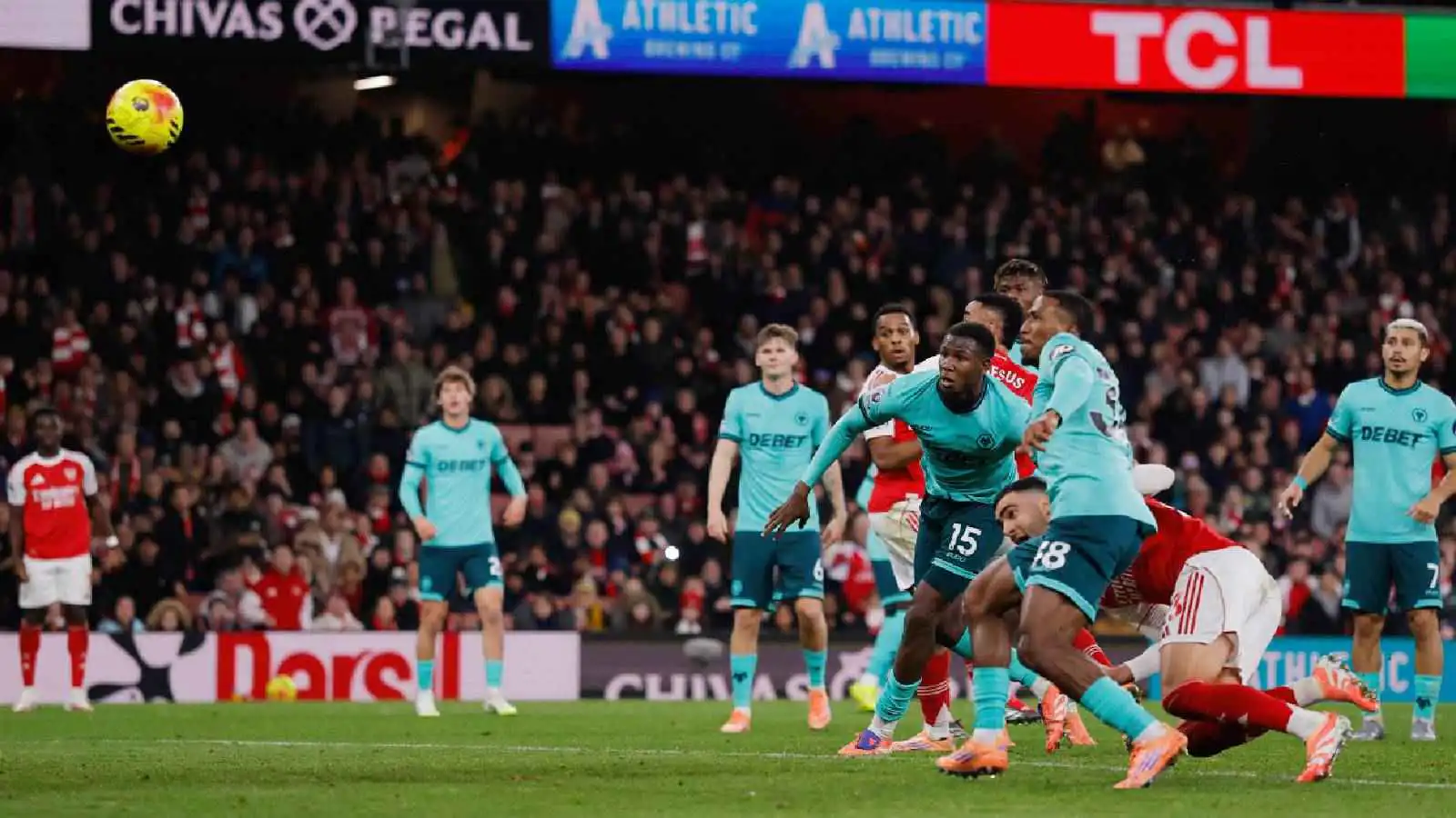 ترتيب الدوري الإنجليزي بعد فوز آرسنال وليفربول وتشيلسي