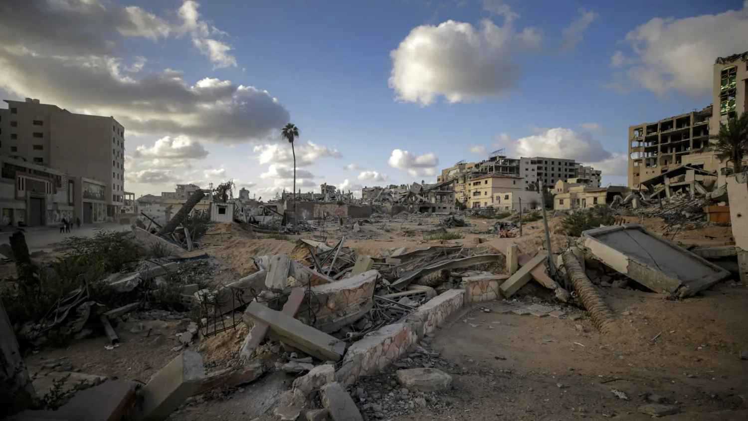 في توقيت "مشحون".. حماس وإسرائيل تتصارعان لفك عقد الحرب بغزة