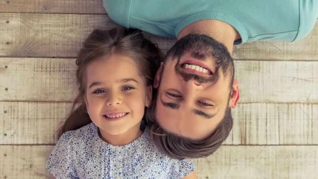 قاعدة "30/30".. حيلة ذكية لراحة الوالدين أثناء عطلة الأطفال (فيديو)